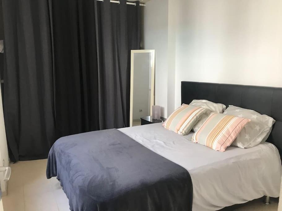 Appartement Avec Terrasse Centre De La Bastide Carcassonne Buitenkant foto